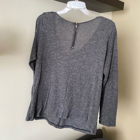 Grey V-Neck Long Sleeve Sweater with Back Zipper Detail Size Large - Picture 2 of 7